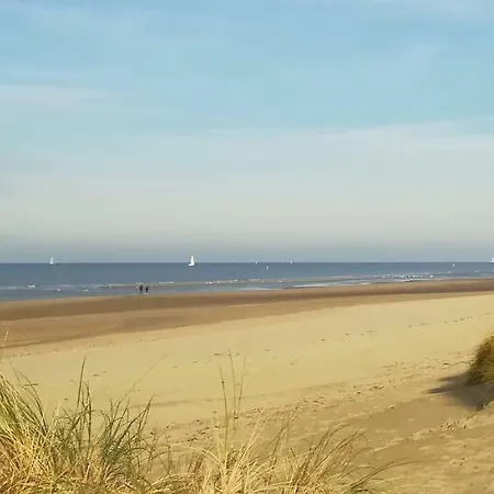 Zeebriesje アパート オーストダインケルケ